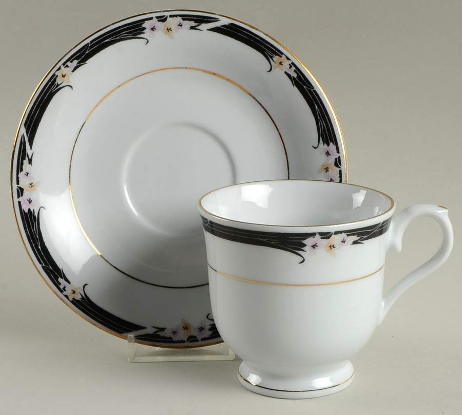WLE3 Footed Cup & Saucer Set by Winley-1