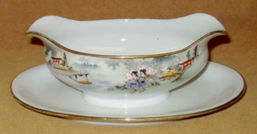 WRA2 Gravy Boat with Attached Underplate by William Rae (Japan)-1