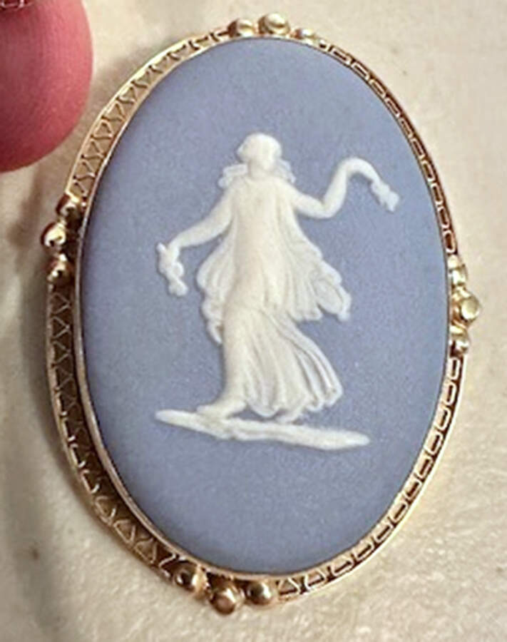 Jasperware Jewelry Goldplate Brooch by Wedgwood-1
