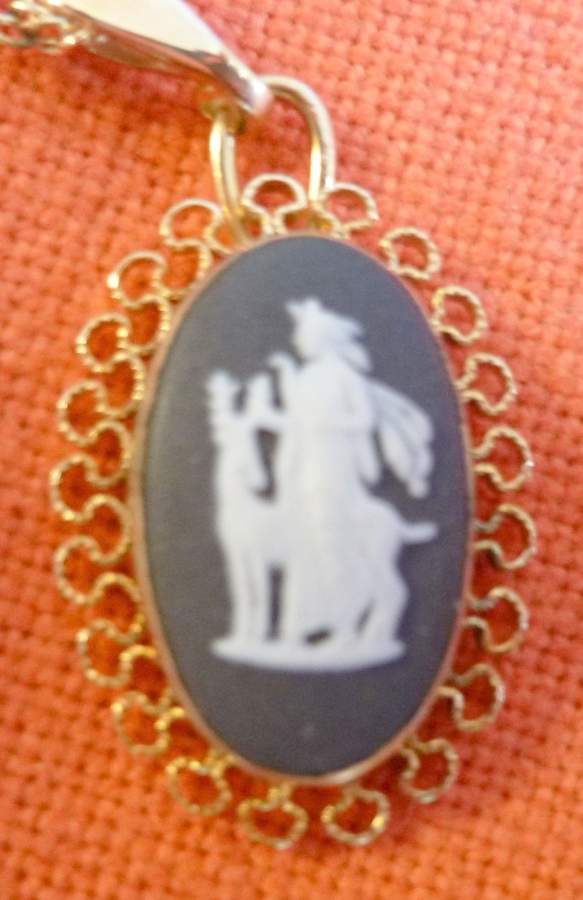 Jasperware Jewelry Goldplate Necklace with Pendant by Wedgwood-1
