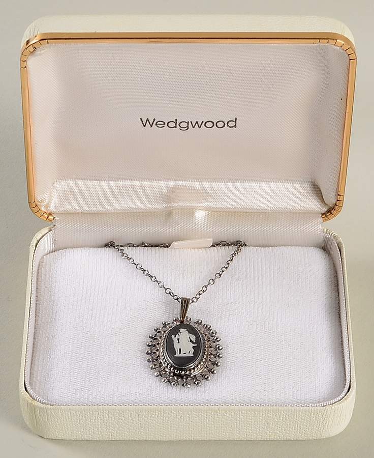 Jasperware Jewelry Oval Silverplate Deer Necklace by Wedgwood-1
