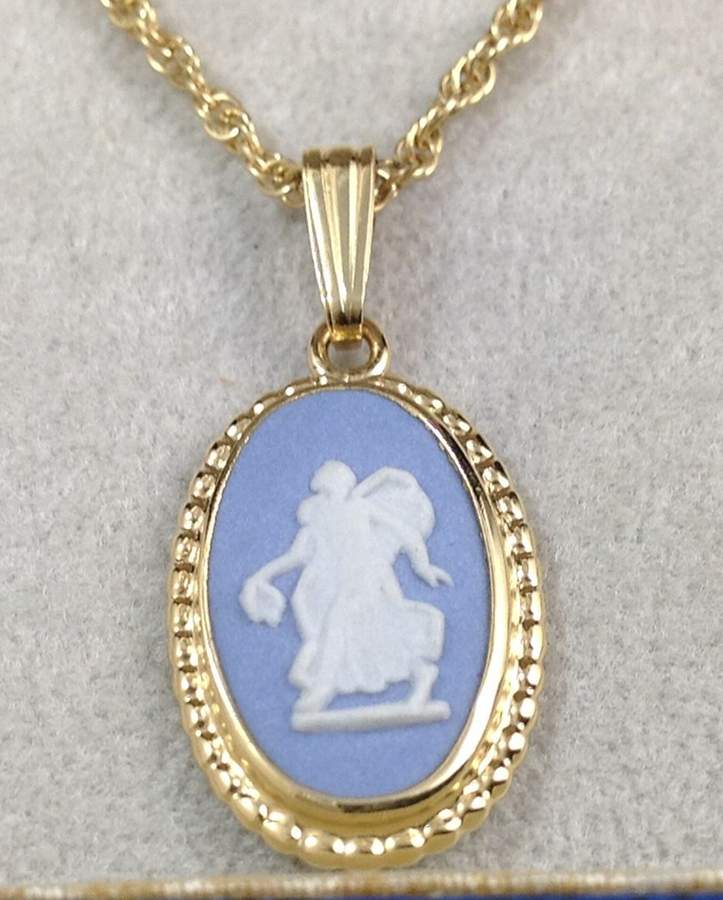 Jasperware Jewelry Goldplate Necklace with Pendant by Wedgwood-1