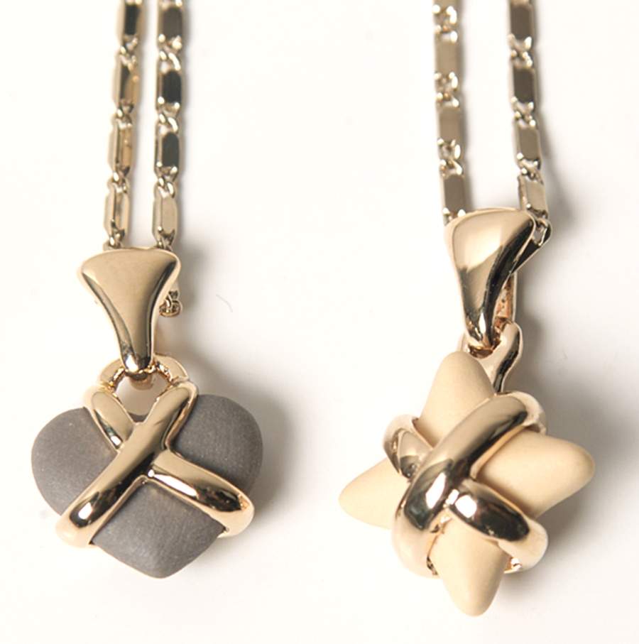 Jasperware Jewelry Goldplate Pendant & Chain by Wedgwood-1