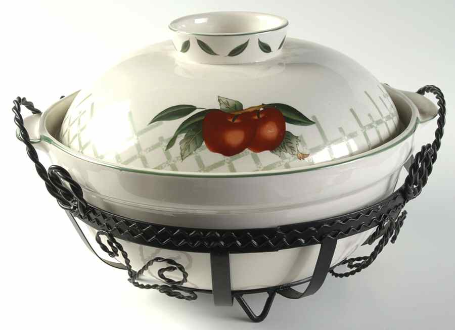 Cades Creek 2 Qt Covered Casserole & Metal Stand by Wsp-1