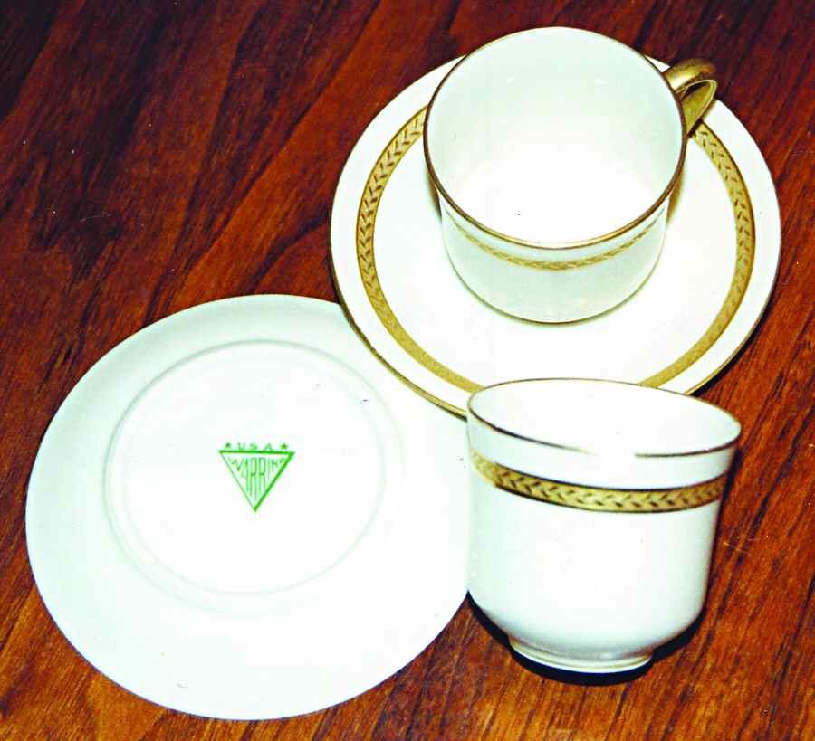 WAU7 Footed Cup & Saucer Set by Warrin (USA)-1