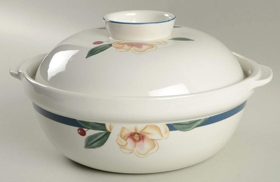 Savannah Grove 2.5 Qt Round Covered Casserole by Wsp-1