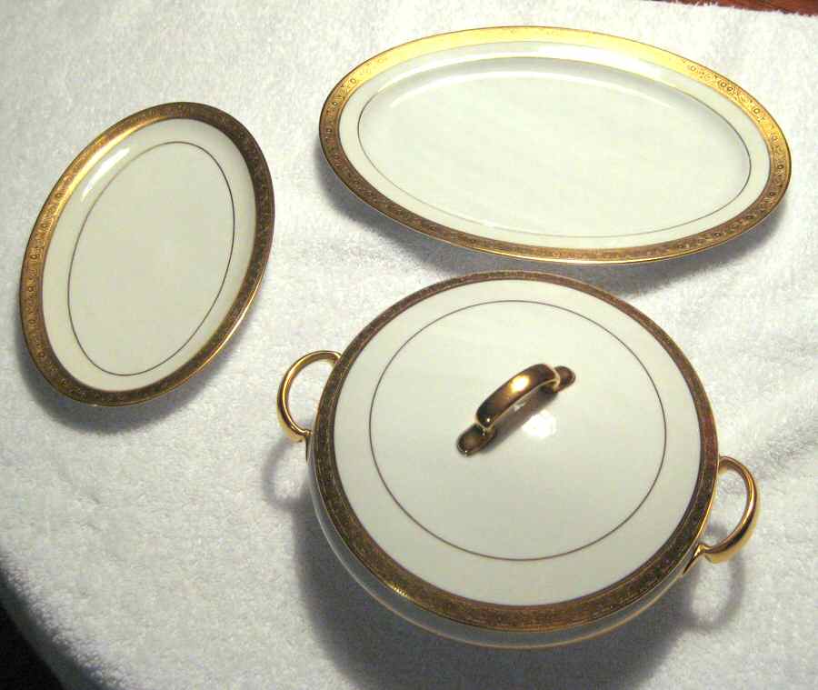 WHD36 Round Covered Vegetable by Wheeling Decorating-1