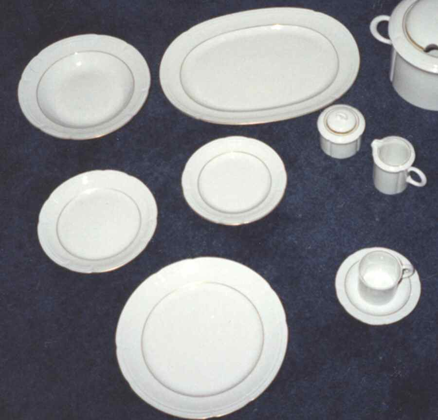 2281 15" Oval Serving Platter by Weimar-1