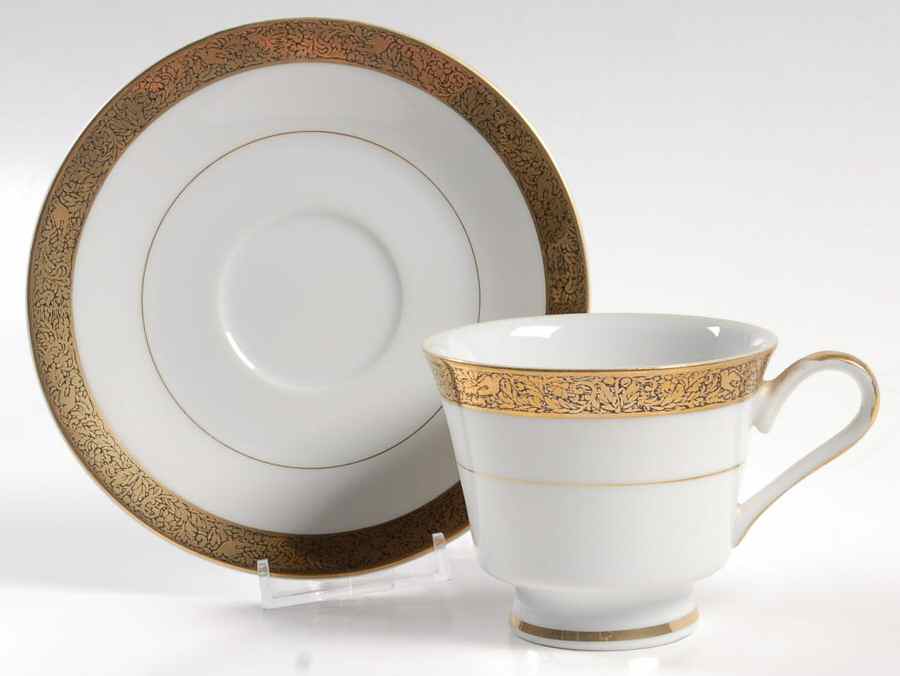 Contessina Footed Cup & Saucer Set by Yamaka-1