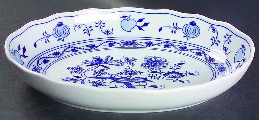 Blue Onion 11" Oval Vegetable Bowl by Zwiebelmuster-1