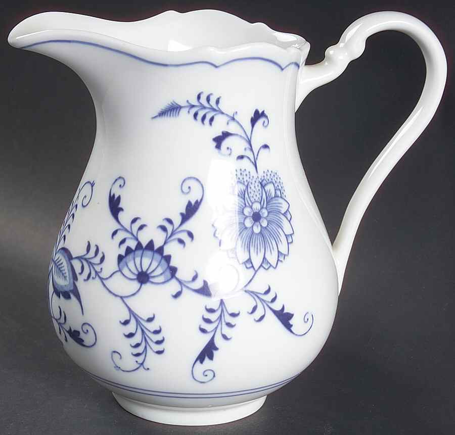 Blue Onion 32 Oz Pitcher by Zwiebelmuster-1