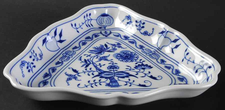 Blue Onion 9" Triangular Serving Bowl by Zwiebelmuster-1