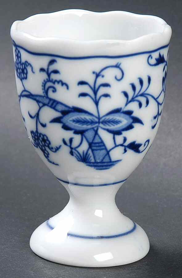 Blue Onion Single Egg Cup by Zwiebelmuster-1
