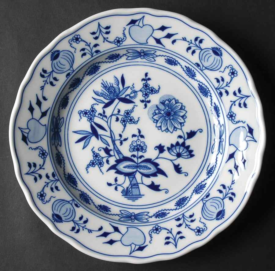 Blue Onion Salad Plate by Zwiebelmuster-1