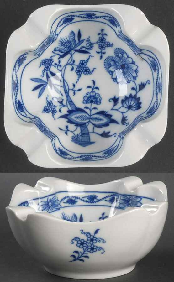 Blue Onion 4" Square Ashtray by Zwiebelmuster-1