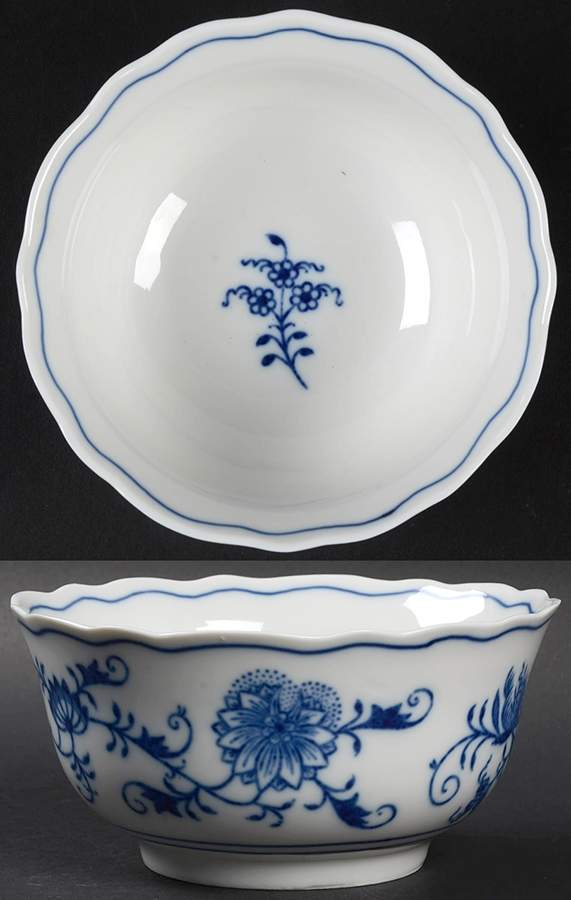 Blue Onion Rice Bowl by Zwiebelmuster-1