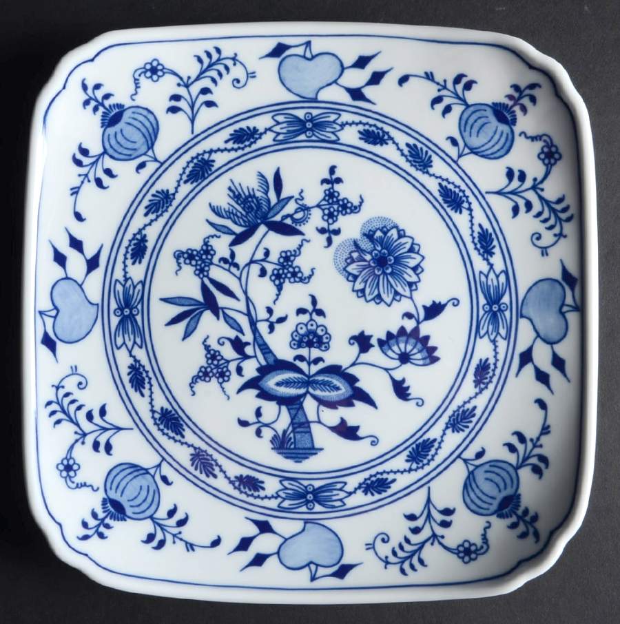 Blue Onion Square Salad Plate by Zwiebelmuster-1