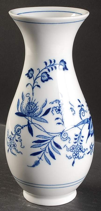 Blue Onion 8" Vase by Zwiebelmuster-1