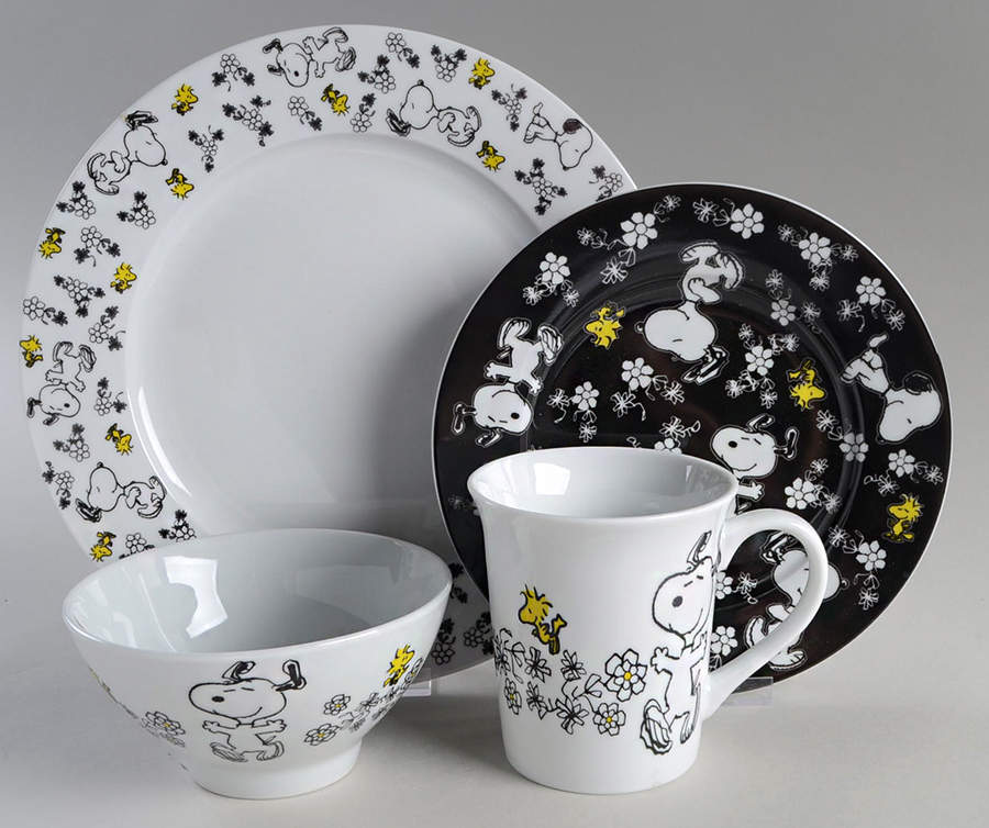 Peanuts Floral 4 Piece Place Setting by Zrike-1