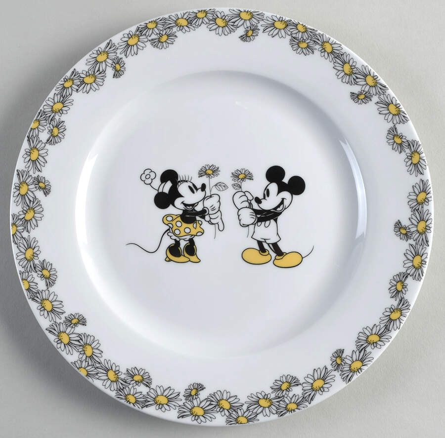 Mickey and Minnie Daisy Chain Dinner Plate by Zrike-1