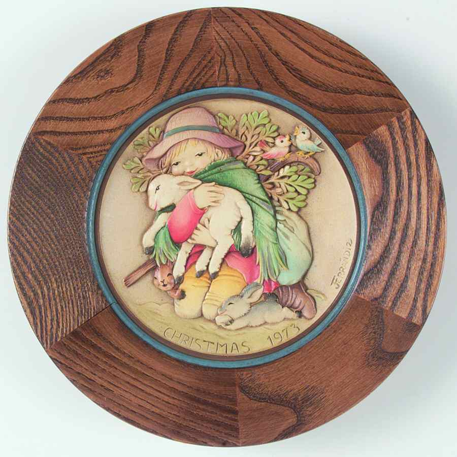 Ferrandiz Christmas Plate Christmas - No Box by Anri-1