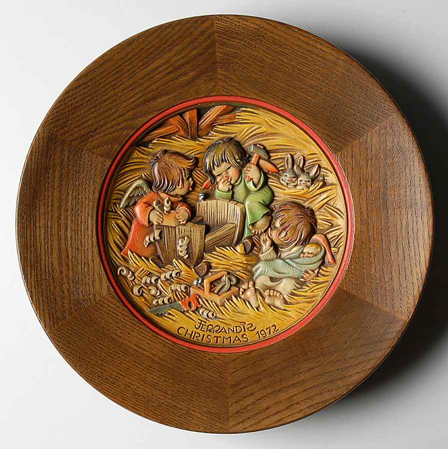 Ferrandiz Christmas Plate Christ In The Manger - With Box by Anri-1