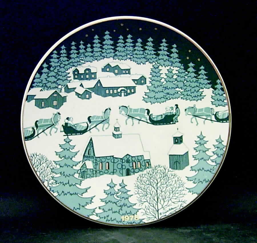 Arabia Christmas Plate Inland Village Scene - With Box by Arabia of Finland-1
