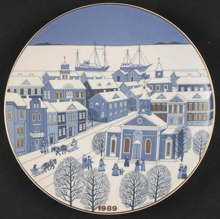 Arabia Christmas Plate Town And Harbor - Boxed by Arabia of Finland-1