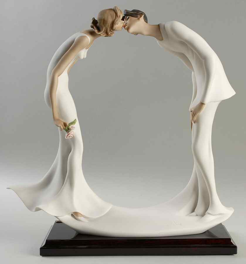 Enchanted Moments The Kiss - No Box by Armani-1