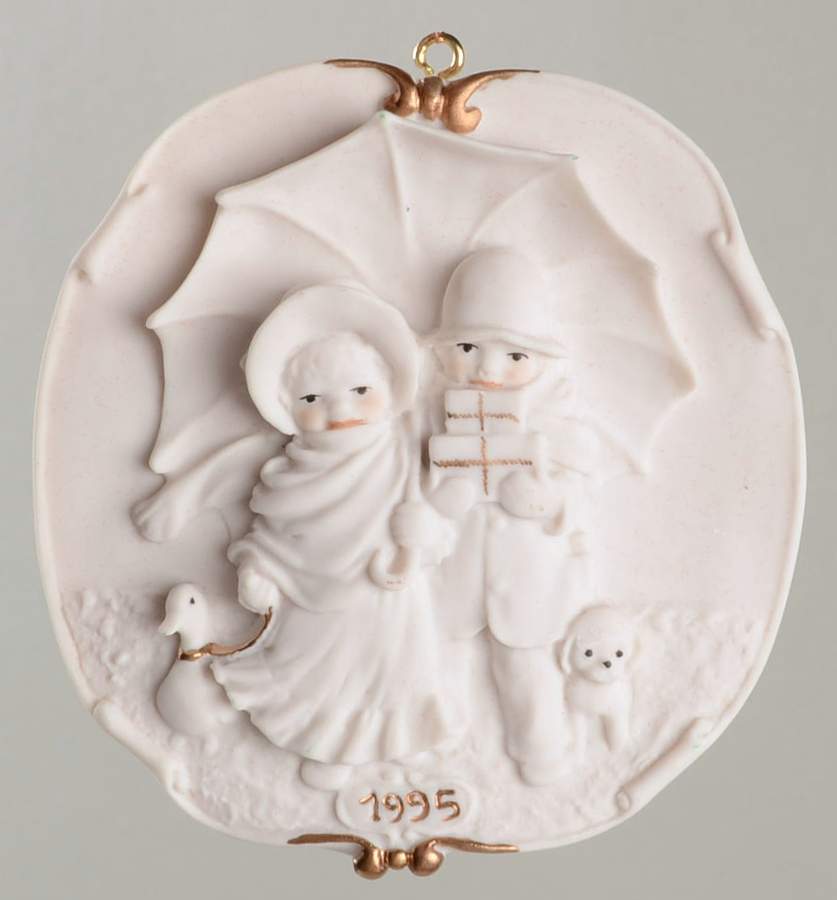 Christmas Ornament 1995-Boy And Girl With Umbrella - No Box by Armani-1