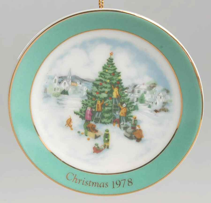 Avon Miniature Christmas Plate Christmas 1978 - With Box by Avon-1