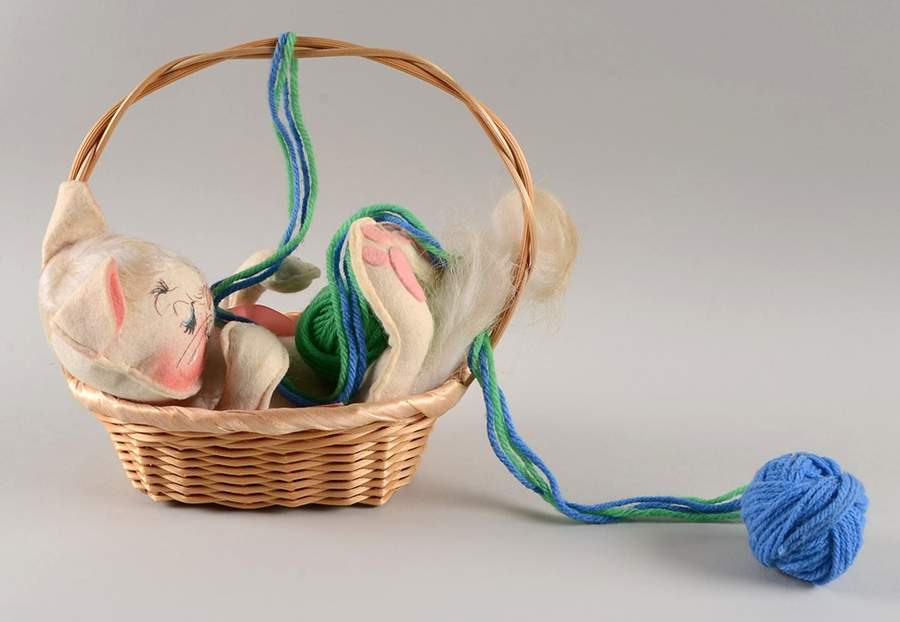 Analee Easter Dolls Kitten W/Yarn & Basket - No Box by Annalee-1
