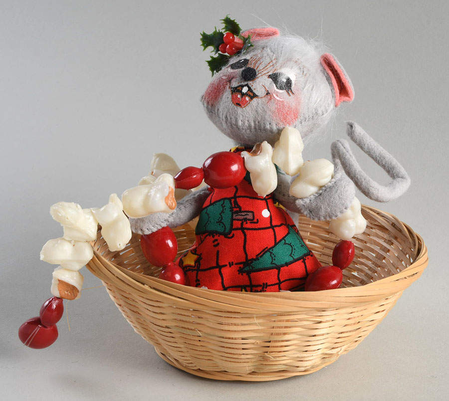 Christmas Mice Popcorn Basket - No Box by Annalee-1