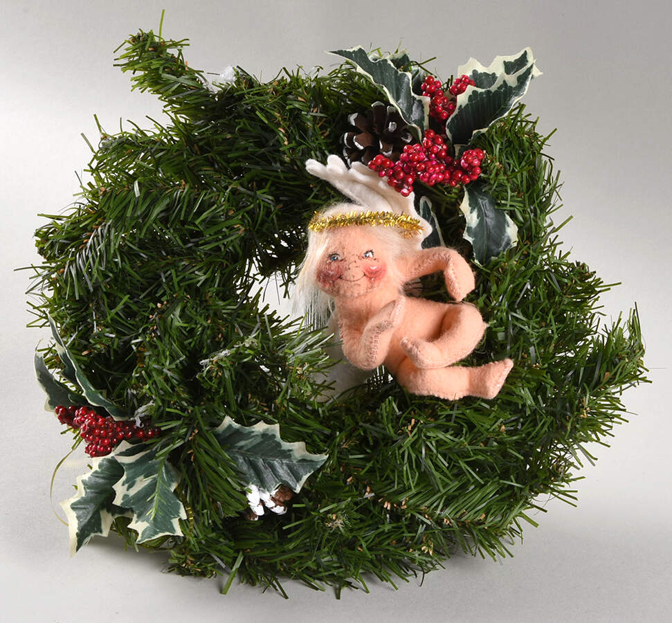 Annalee Christmas Doll Angel Wreath Centerpiece - No Box by Annalee-1