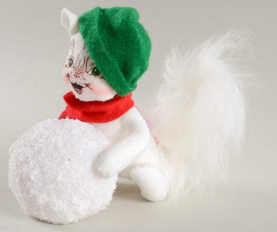 Annalee Christmas Doll Kitty With Snowball - No Box by Annalee-1