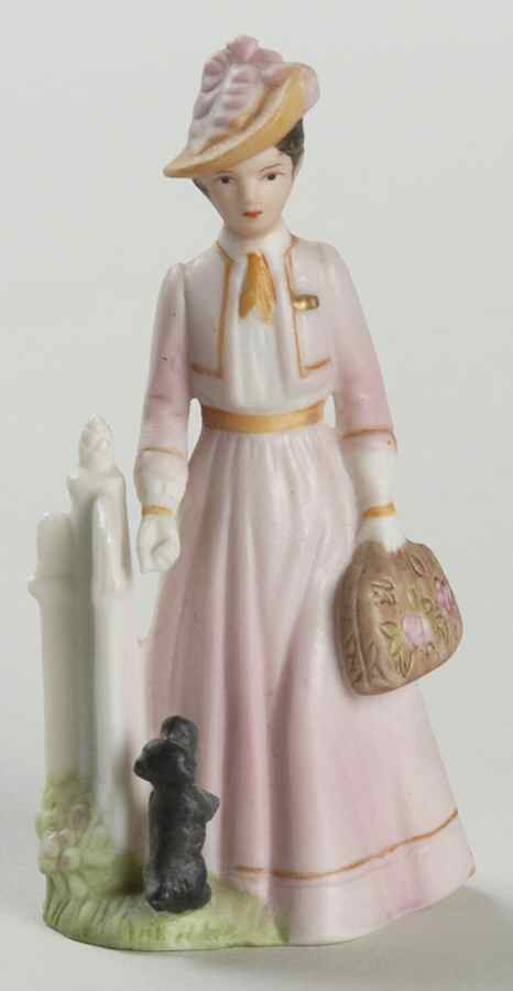 President's Club-Albee Miniature Figurines 1983-Albee Award Figurine - With Box by Avon-1