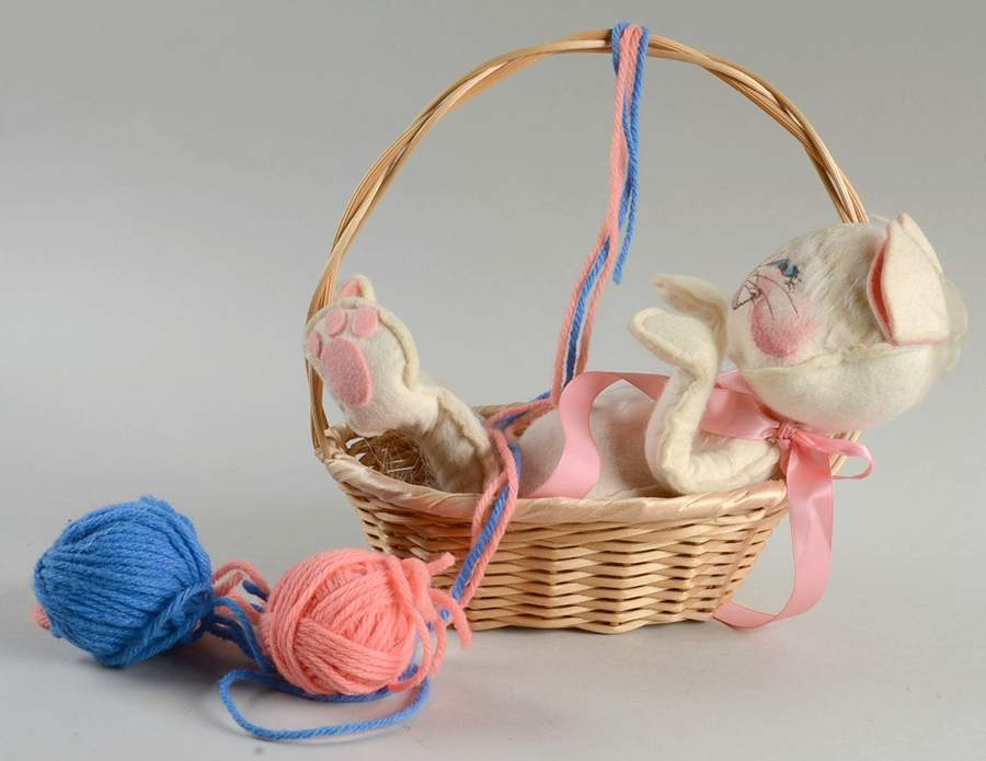 Annalee Dolls 1986 Kitten & Yarn Basket - No Box by Annalee-1