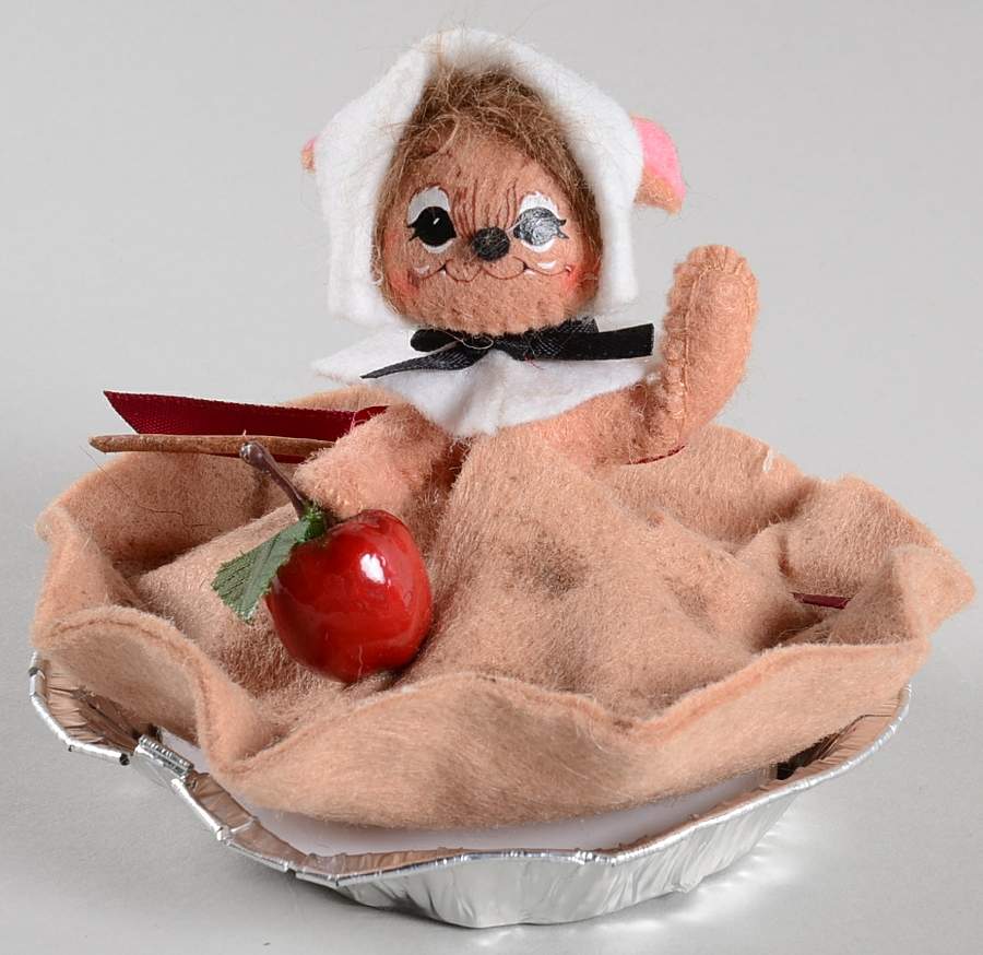 Thanksgiving Mice Apple Pie Girl Mouse - No Box by Annalee-1