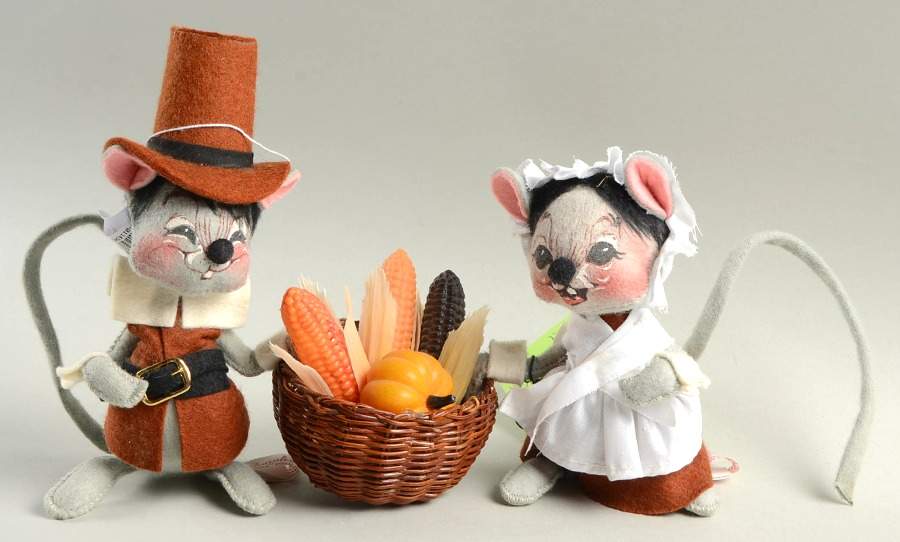 Thanksgiving Mice Brown Pilgrim Mice W/ Bask - No Box by Annalee-1