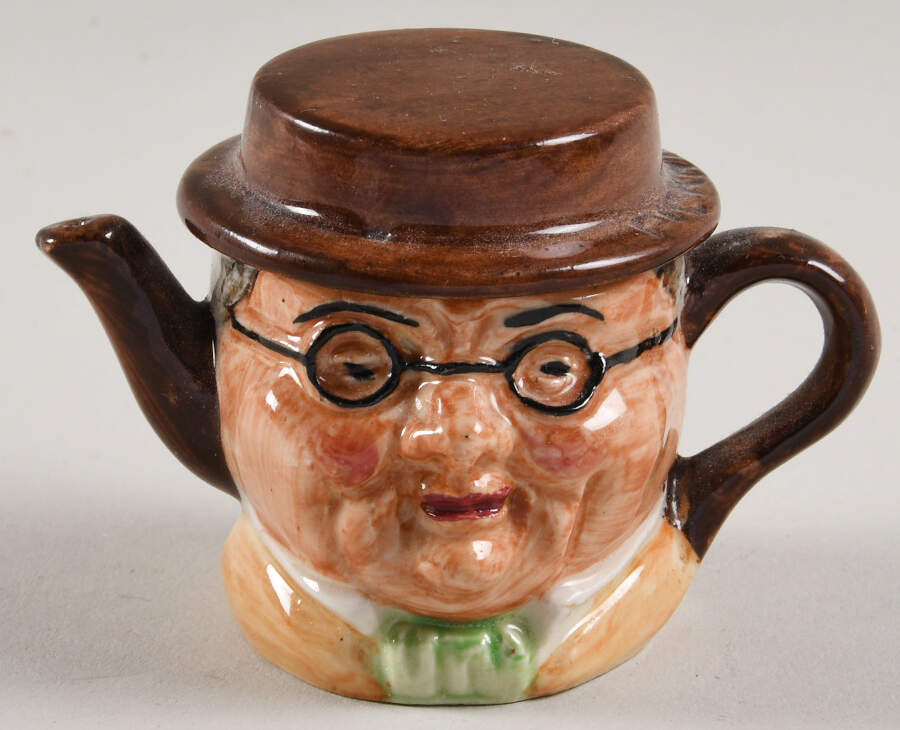 Character Teapot Mr. Pickwick-Tiny - No Box by Artone-England-1