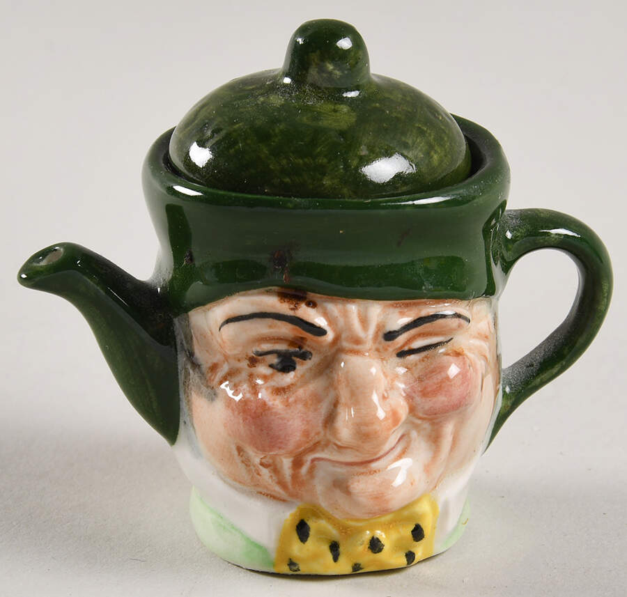 Character Teapot Sam Weller - No Box by Artone-England-1