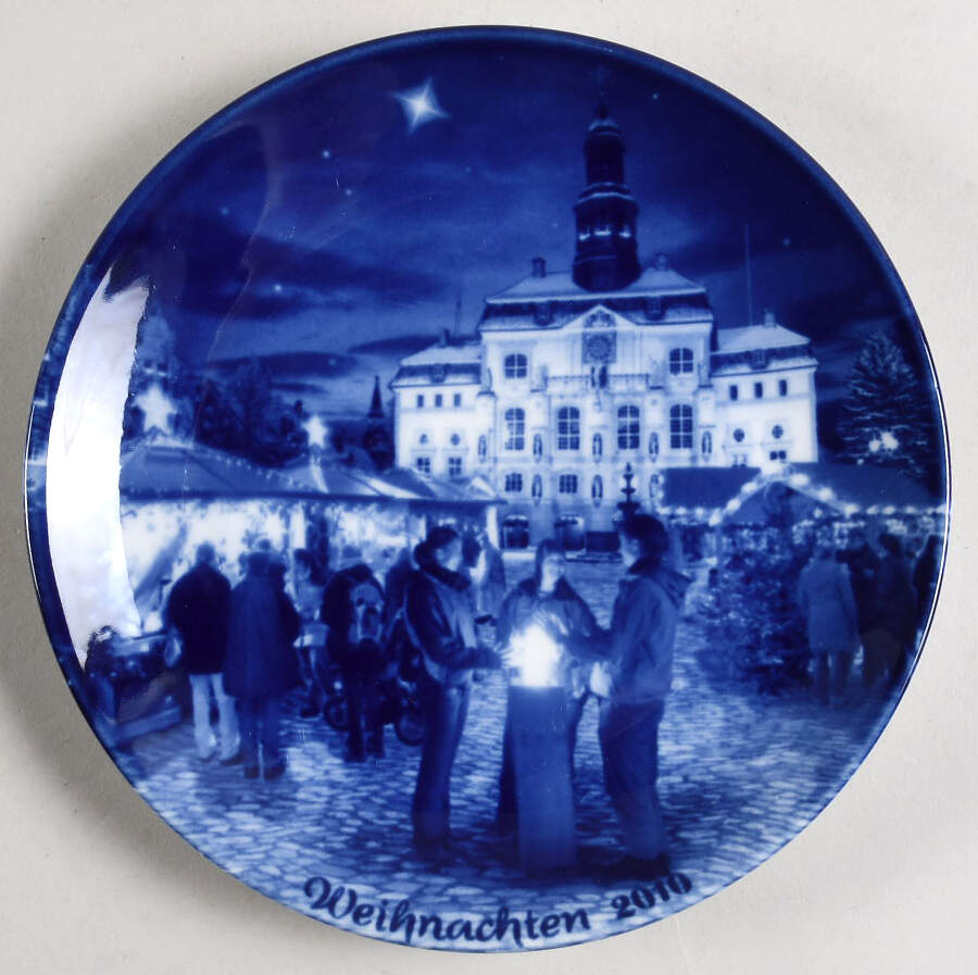 German Christmas Plates Christmas Eve At Luneberg - No Box Nb41a by Berlin Design-1