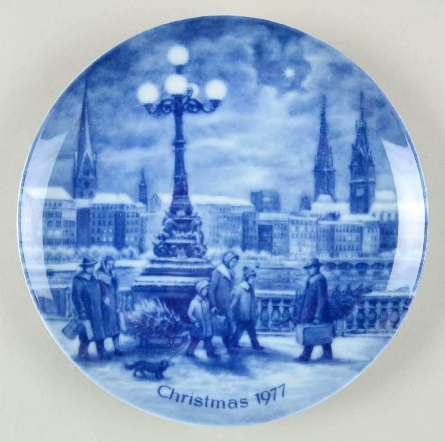 German Christmas Plates Christmas Eve In Hamburg - Boxed by Berlin Design-1