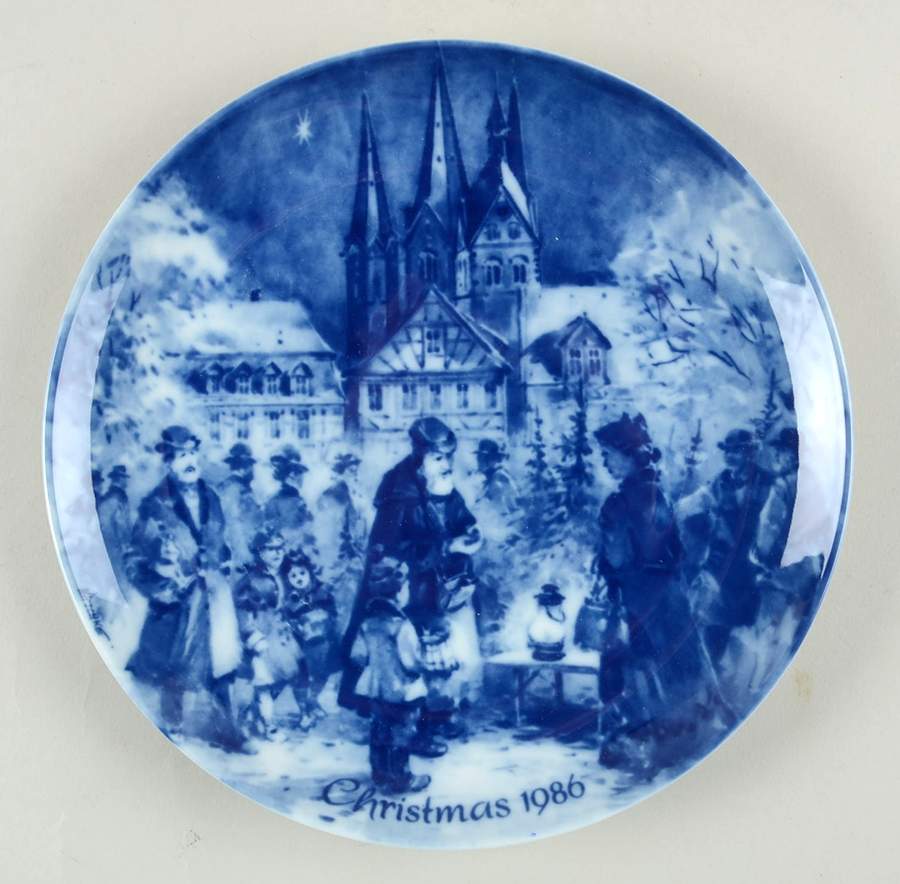 German Christmas Plates Christmas In Gelnhaus - No Box by Berlin Design-1