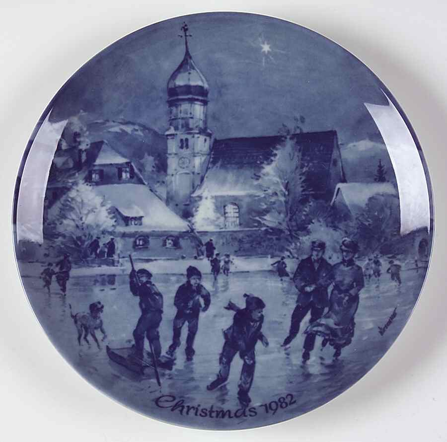 German Christmas Plates Christmas In Wasserberg - Boxed by Berlin Design-1