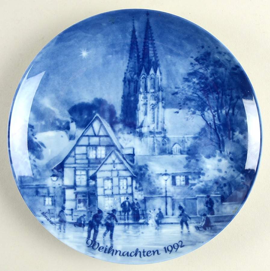 German Christmas Plates Christmas Eve In Soest-German Version - Boxed by Berlin Design-1