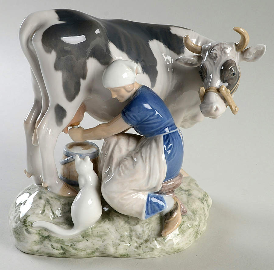 Occupations Dairy Maid - No Box by Bing & Grondahl-1