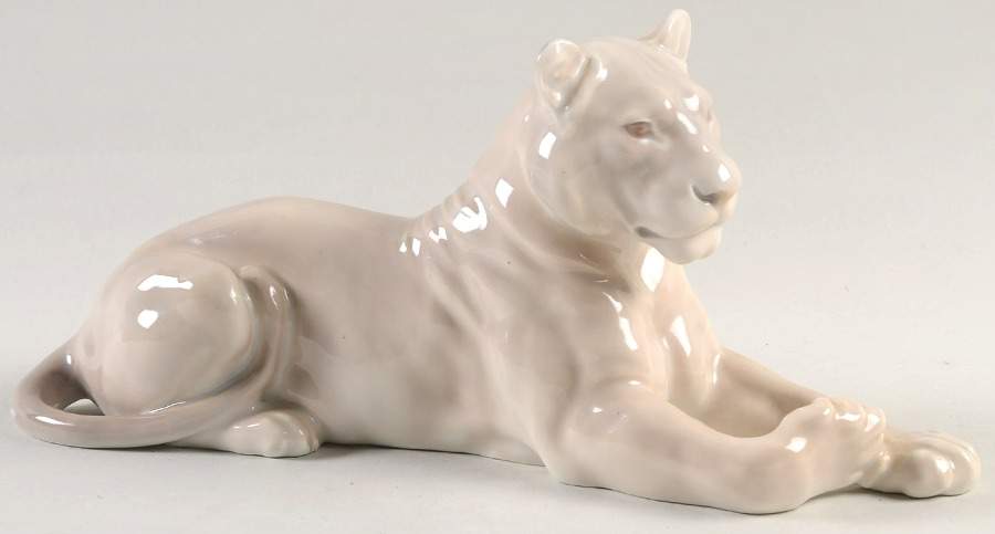 Animals-Wildlife Lioness - No Box by Bing & Grondahl-1