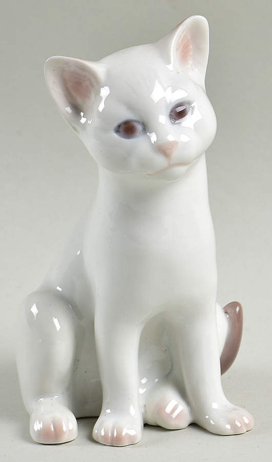 Cats White Kitten Sitting - No Box by Bing & Grondahl-1