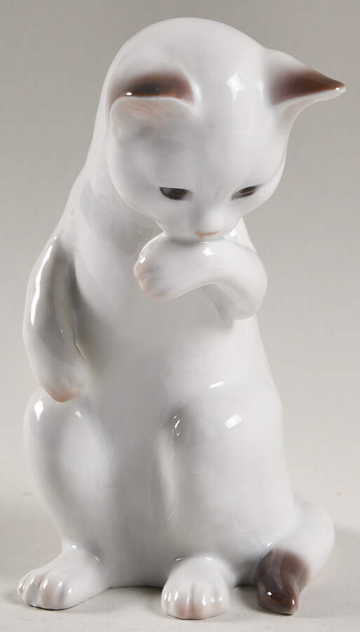 Cats White Kitten Standing - No Box by Bing & Grondahl-1